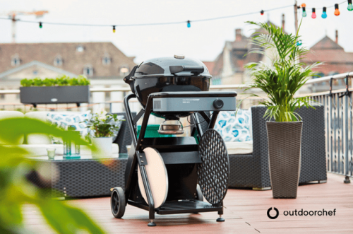 Seit vielen Jahren gilt Outdoorchef als Premiummarke im BBQ-Segment. Insbesondere die patentierten Gas Kugelgrills mit Trichtersystem präsentieren sich als herausragende Alleskönner. 